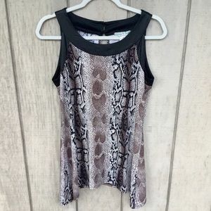Animal snake print top size medium